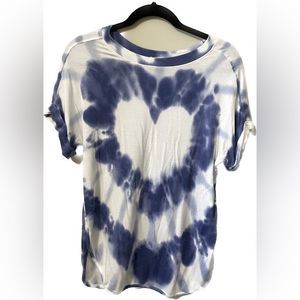 brit.ny. Over Sized Comfy T-Shirt Tie Dye Blue and White w/ Heart Size Small